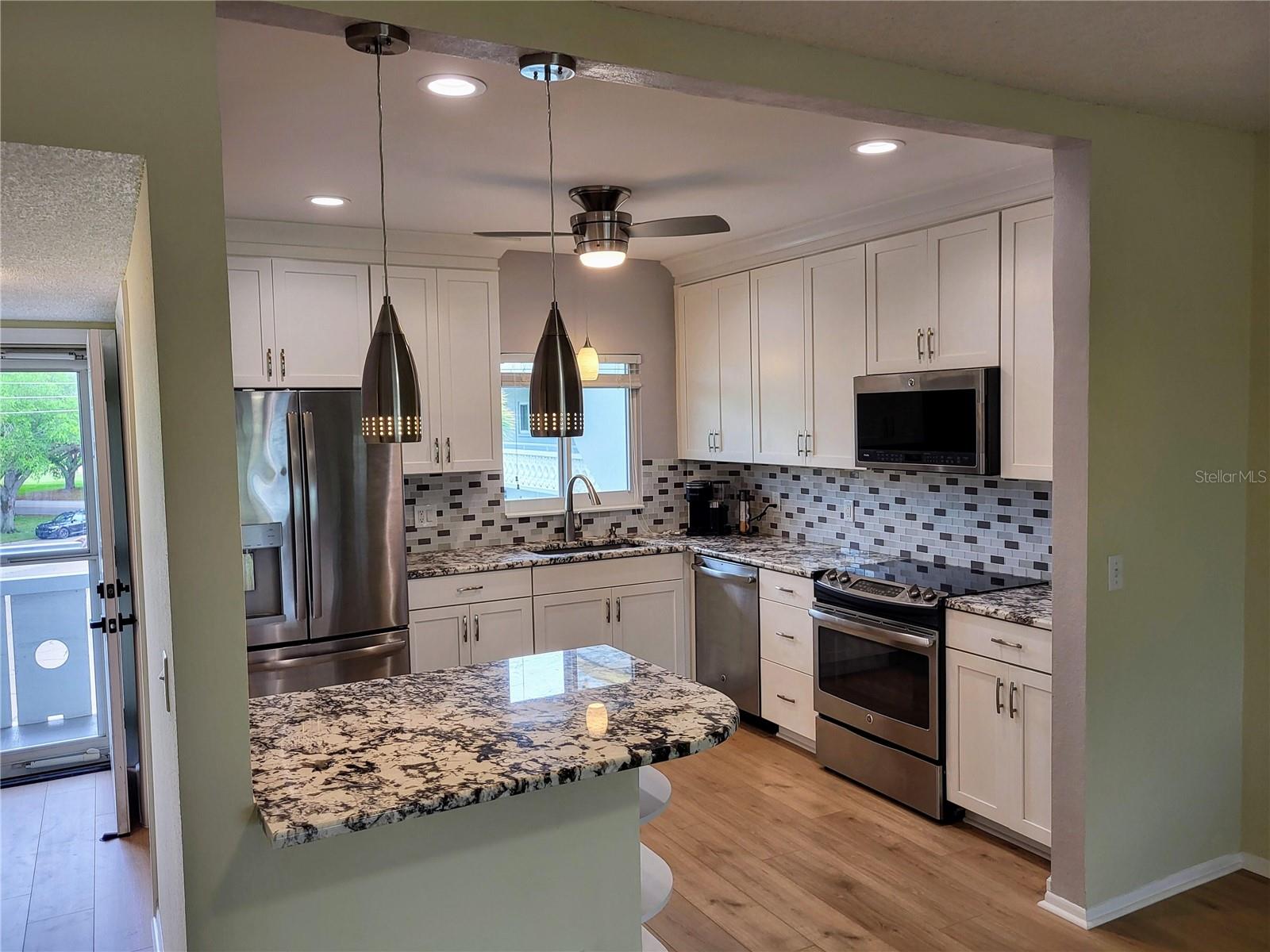 ON TOP OF THE WORLD - Residential