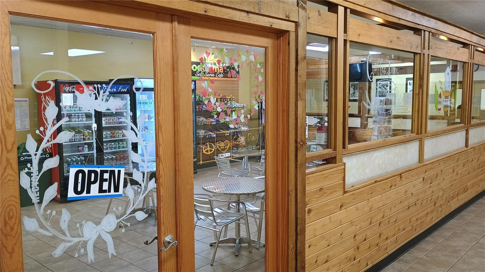 ON TOP OF THE WORLD - Residential