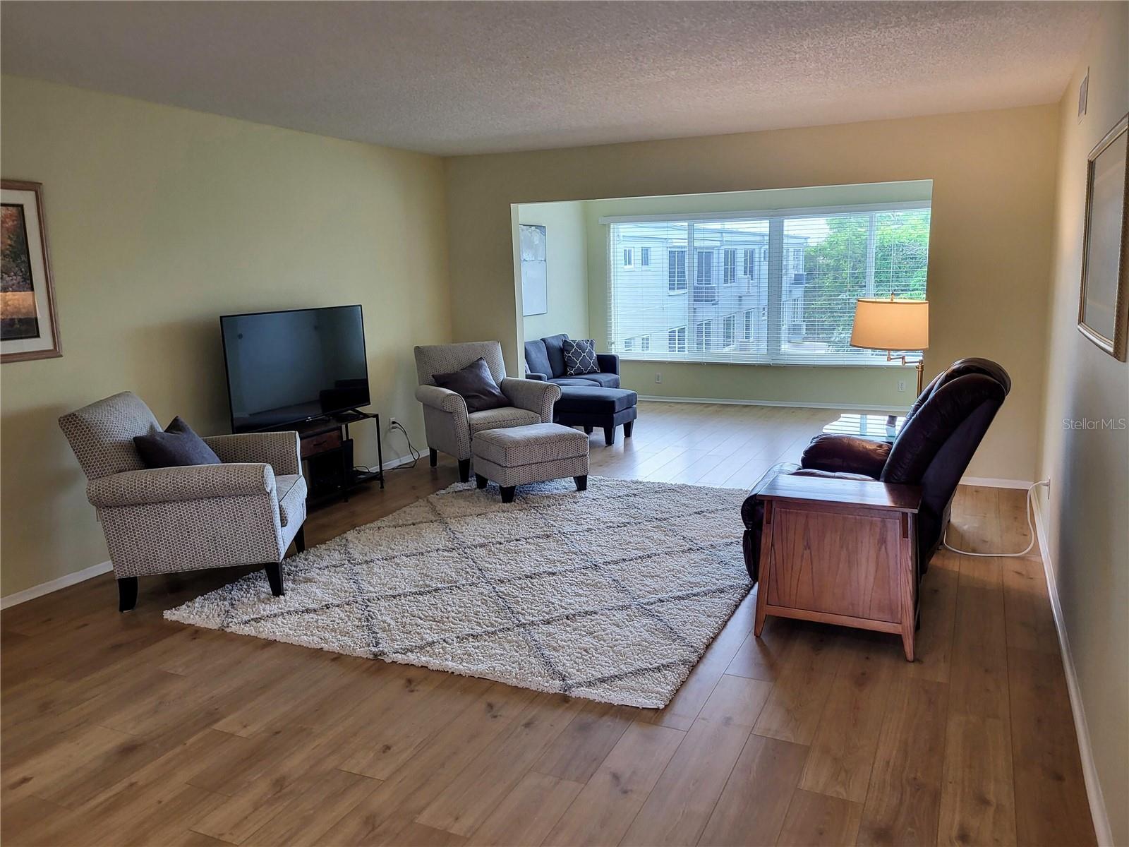 ON TOP OF THE WORLD - Residential