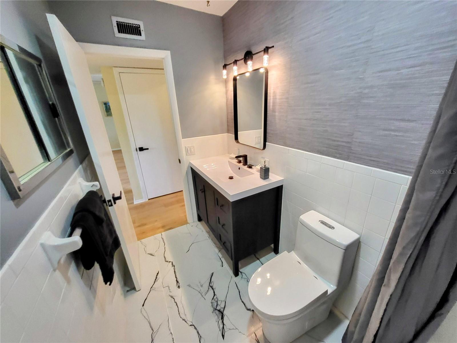 ON TOP OF THE WORLD - Residential