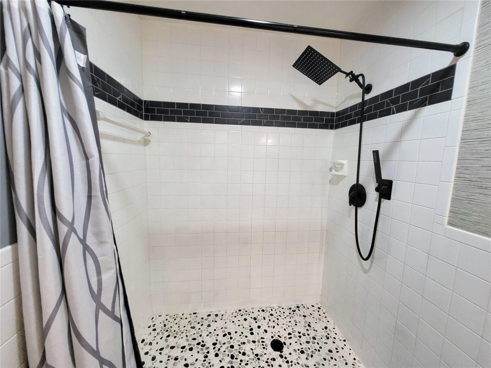 ON TOP OF THE WORLD - Residential