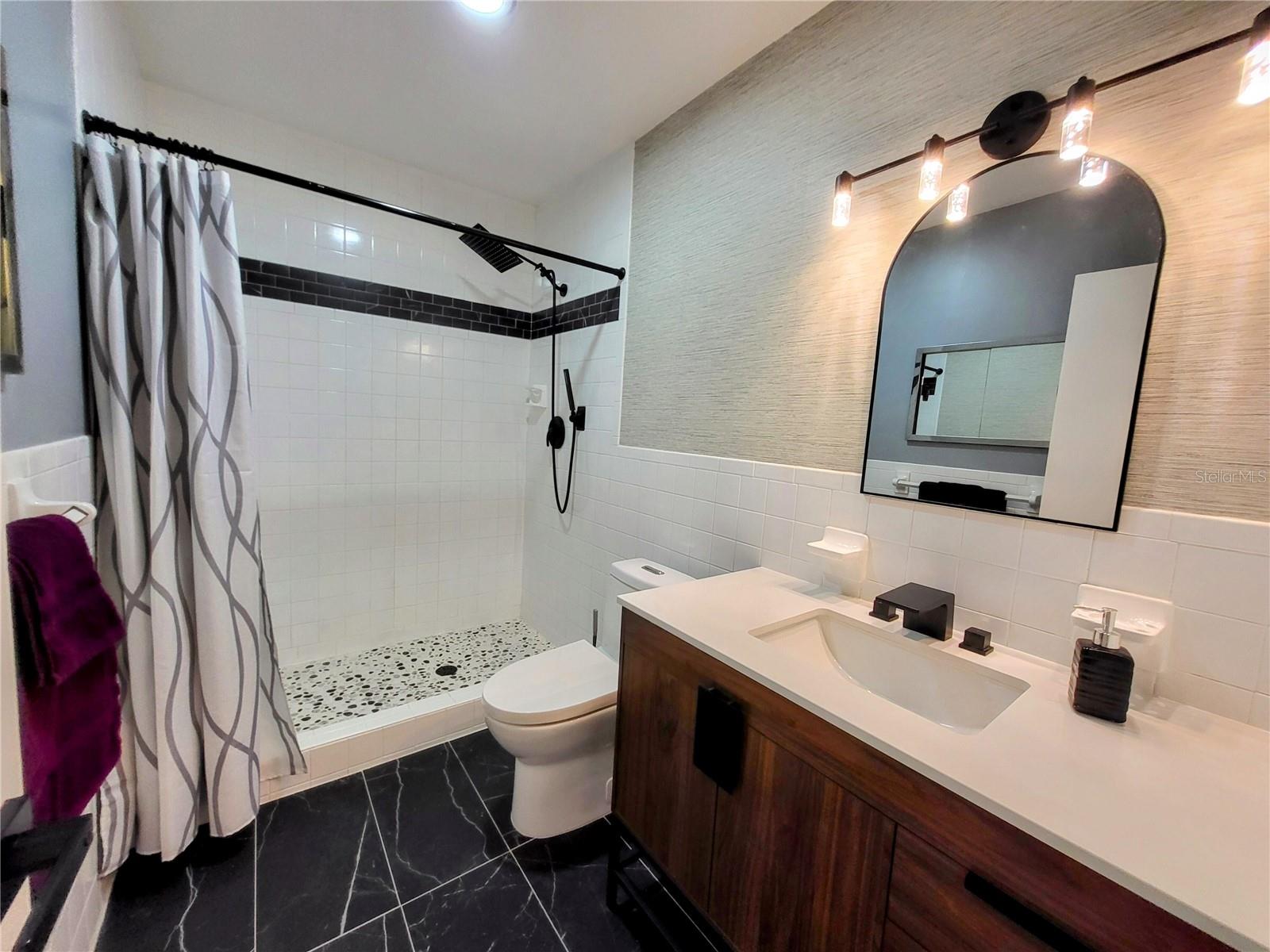 ON TOP OF THE WORLD - Residential