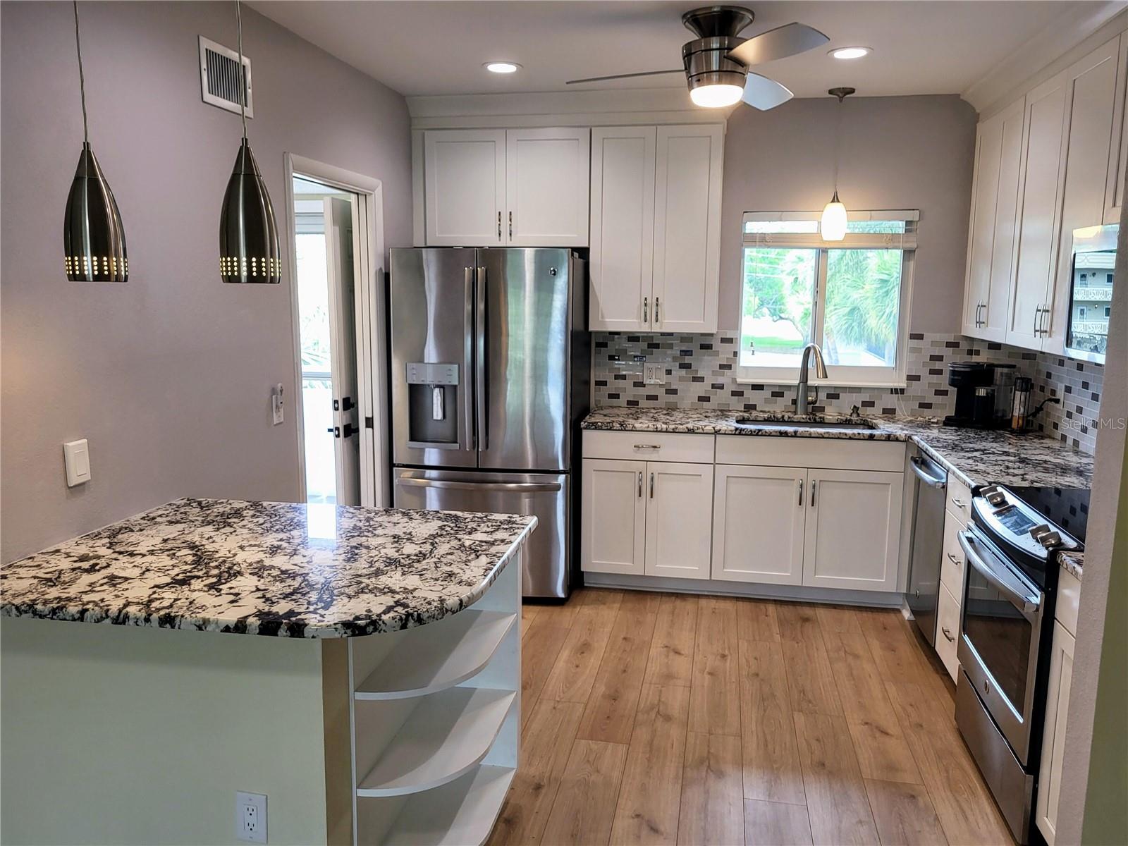 ON TOP OF THE WORLD - Residential