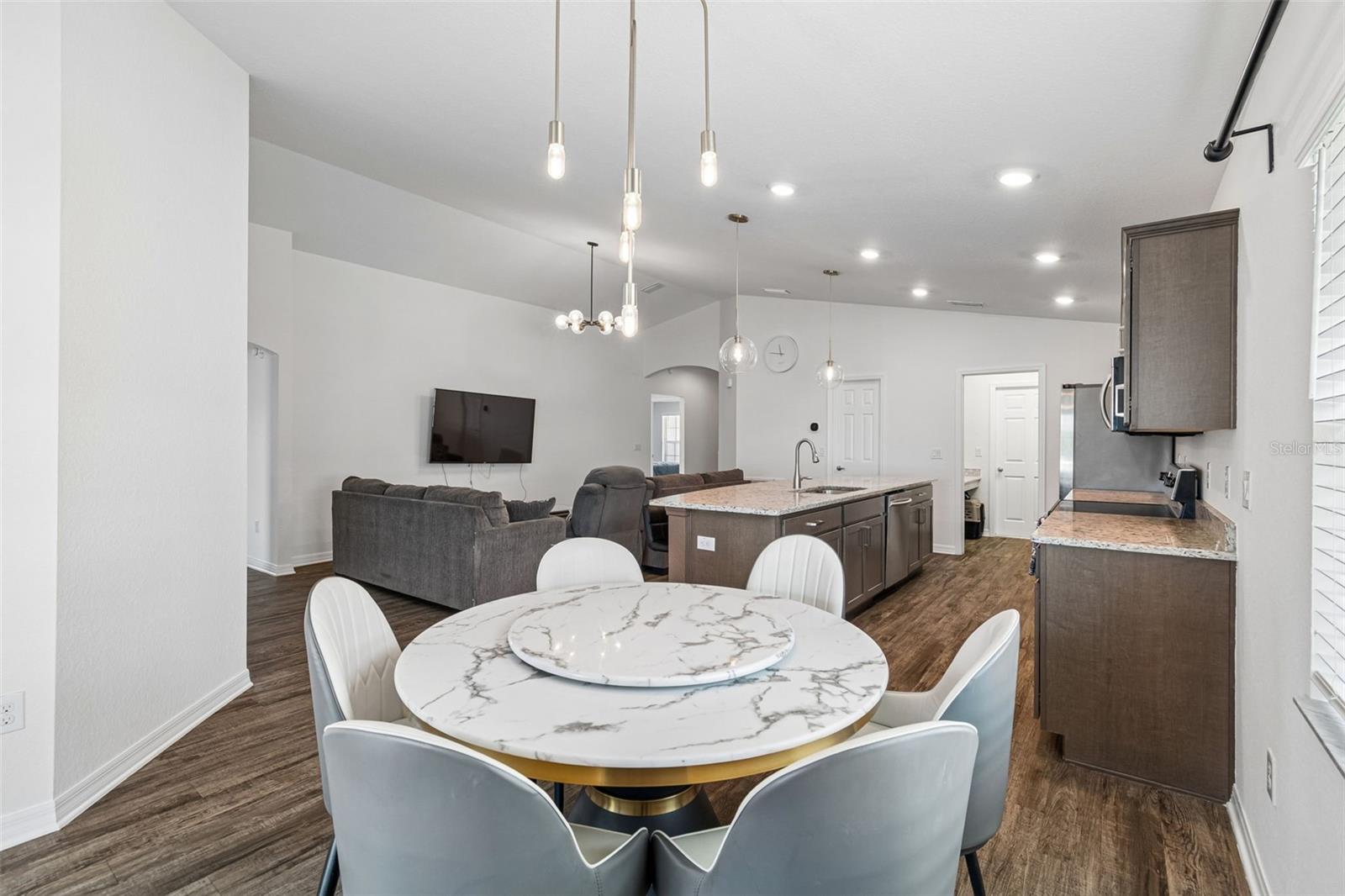 RIDGEWOOD - Residential