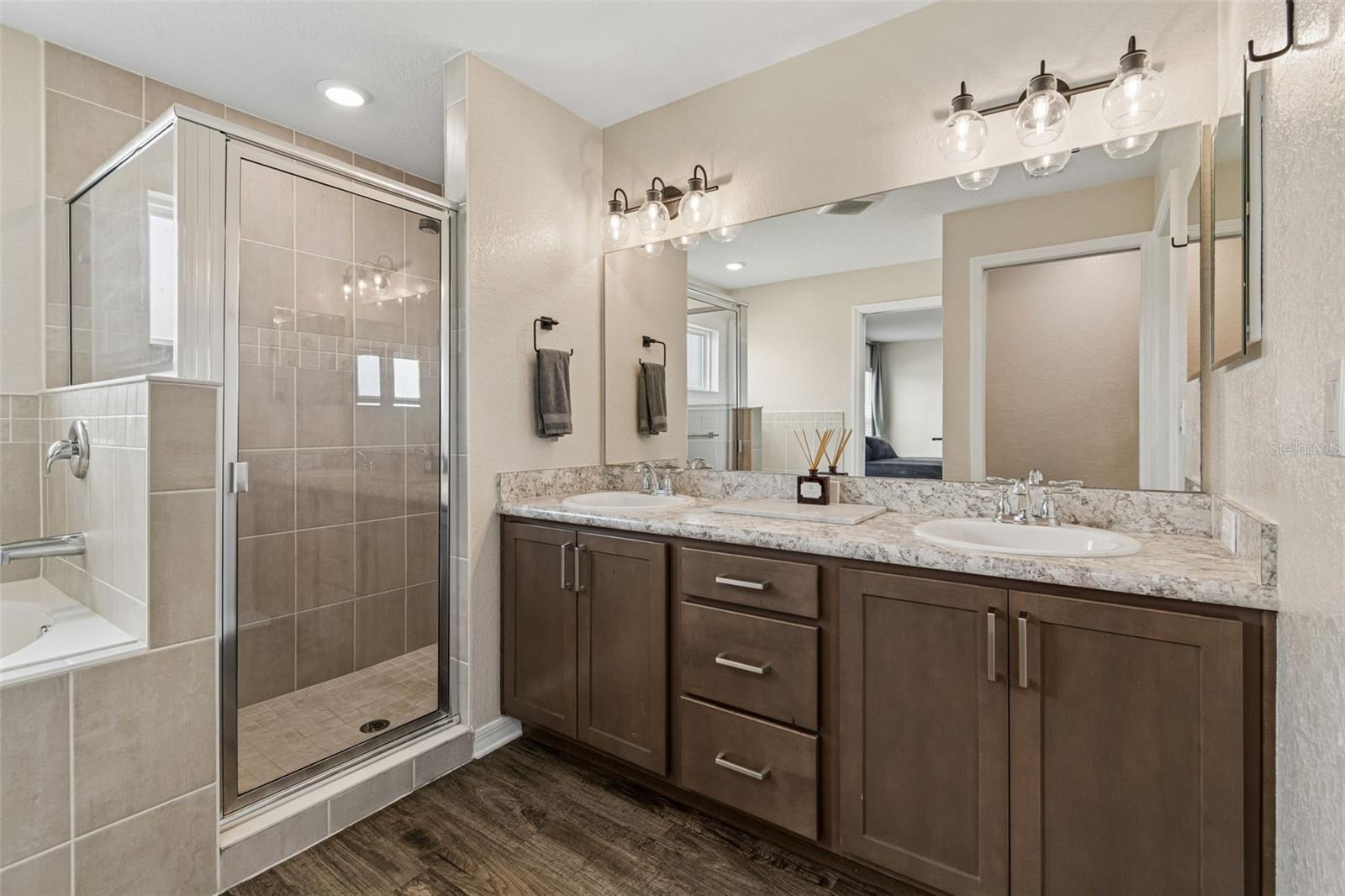 RIDGEWOOD - Residential