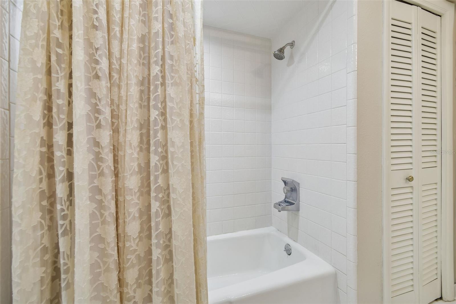 LAKEWOOD ACRES - Residential