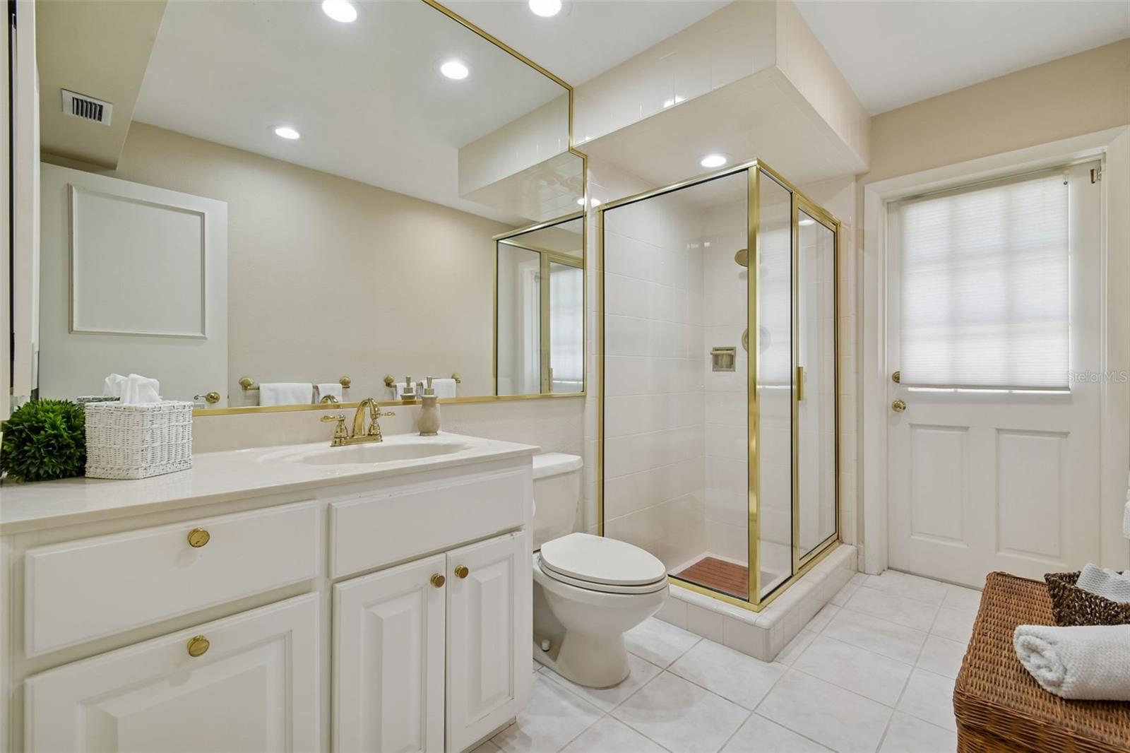 LAKEWOOD ACRES - Residential