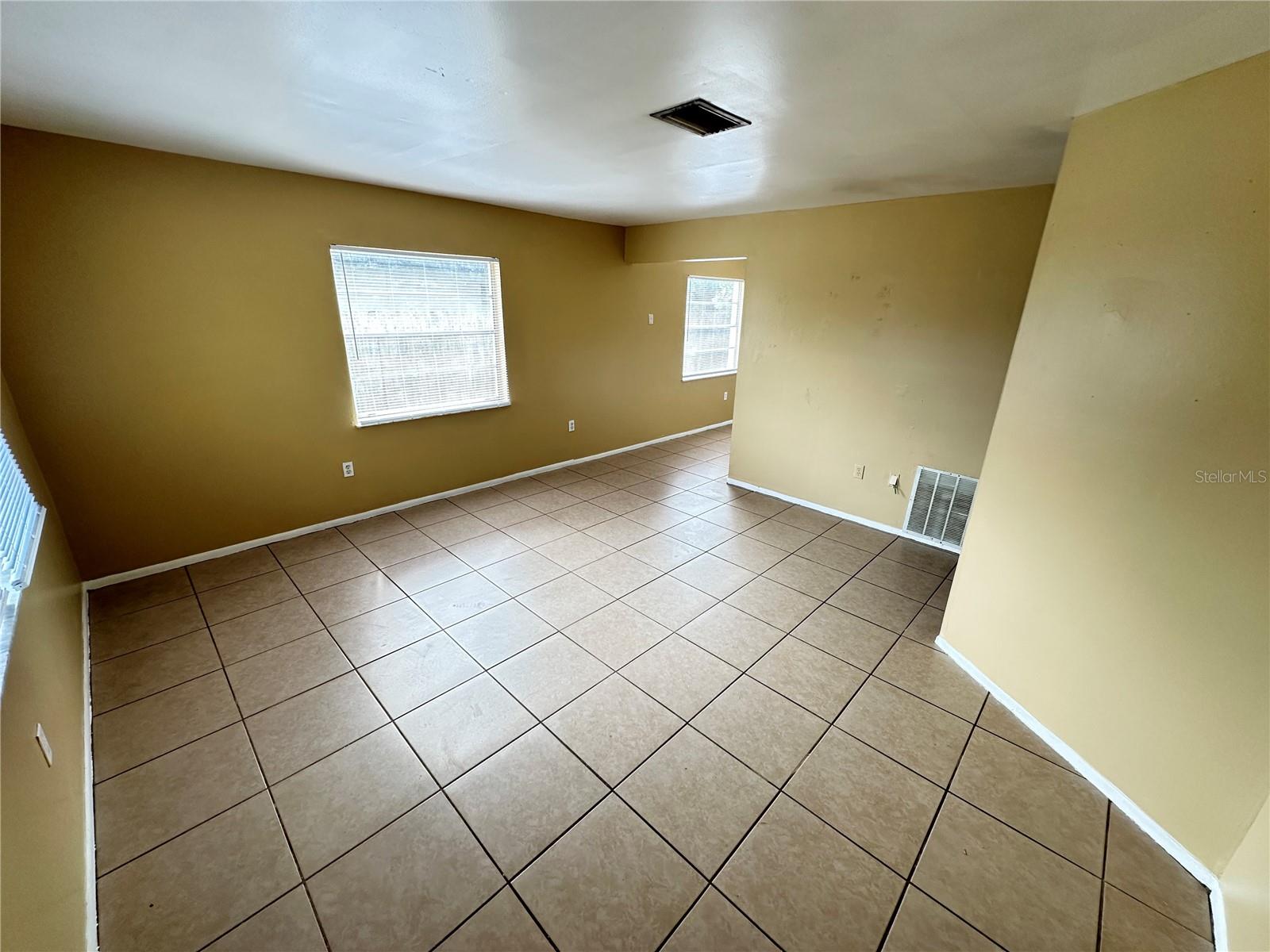 HOLIDAY HTS - Residential Lease