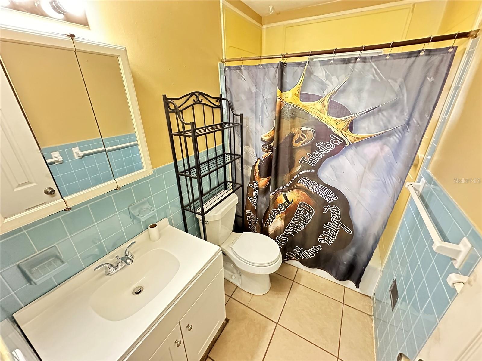 HOLIDAY HTS - Residential Lease