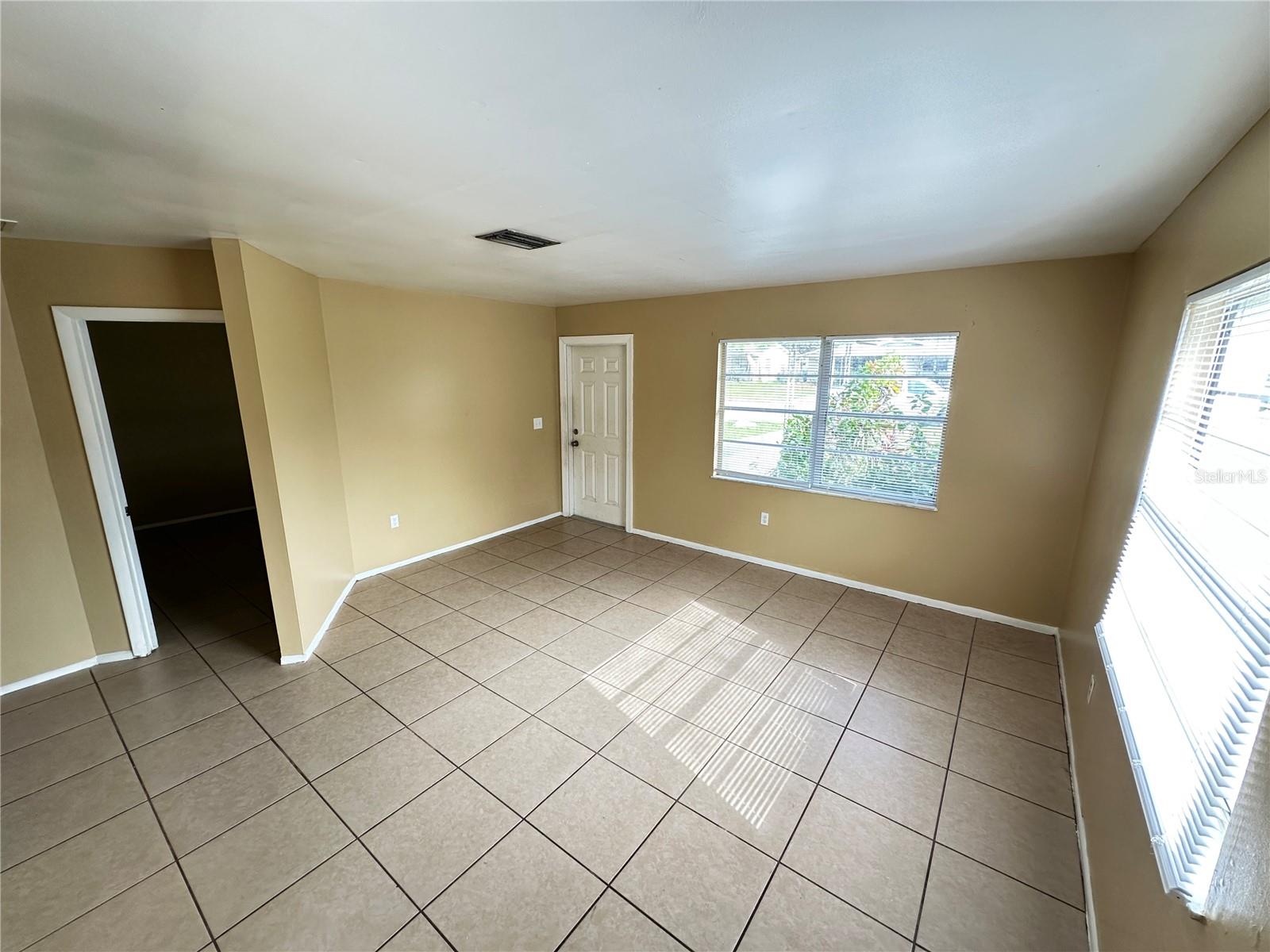 HOLIDAY HTS - Residential Lease