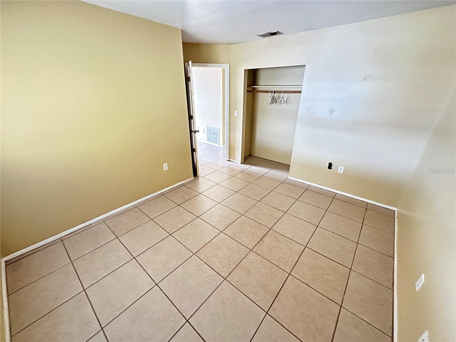 HOLIDAY HTS - Residential Lease