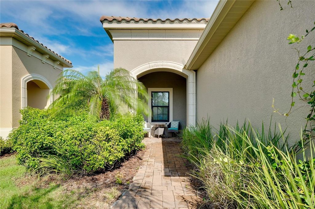 Photo of 21629 Avon Park Court, Venice, FL 34293 (MLS # N6143124)
