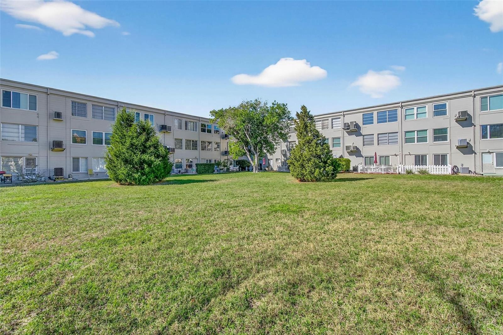 ON TOP OF THE WORLD - Residential