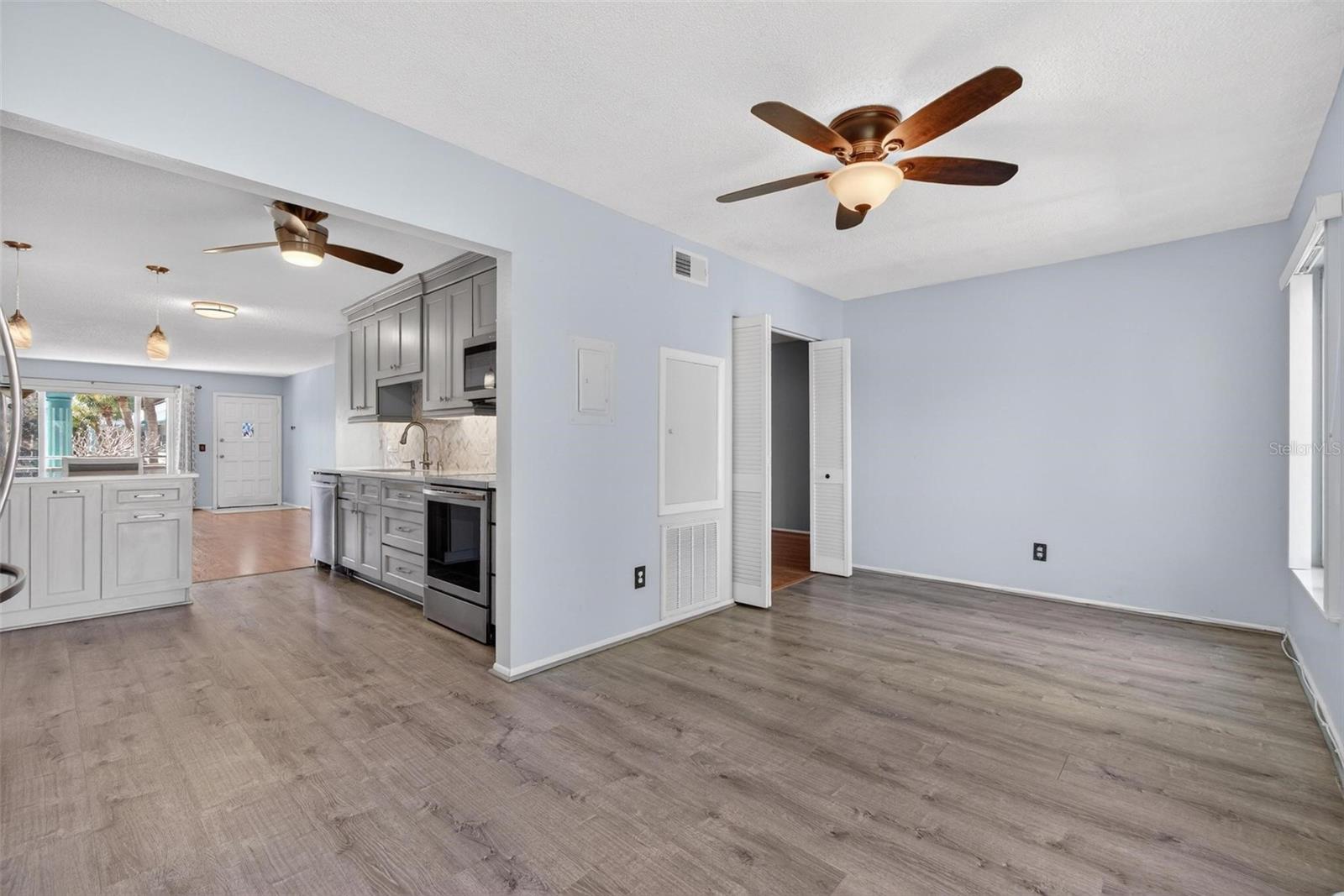 ON TOP OF THE WORLD - Residential