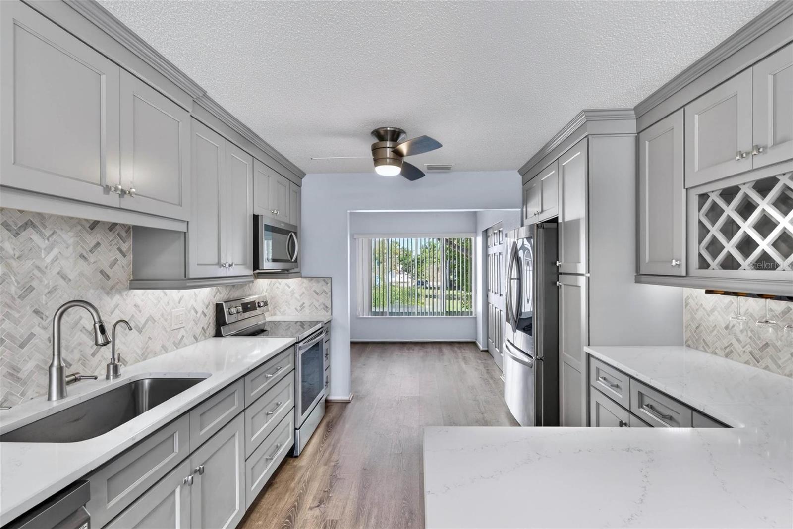 ON TOP OF THE WORLD - Residential