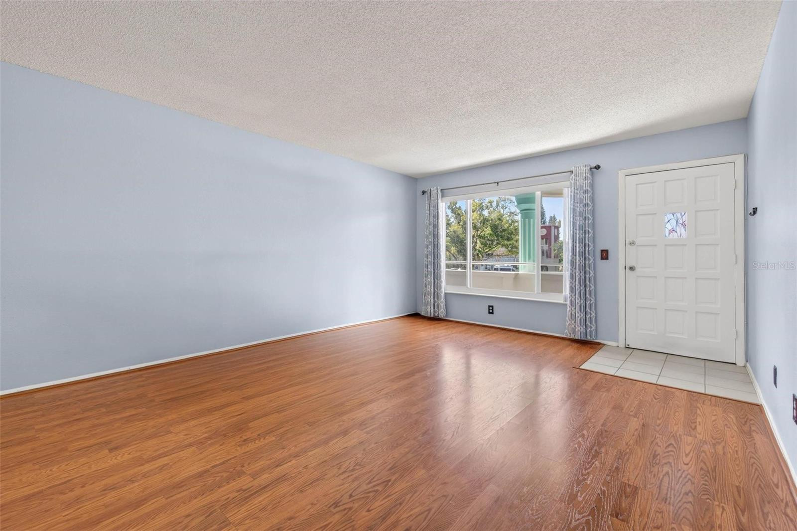 ON TOP OF THE WORLD - Residential