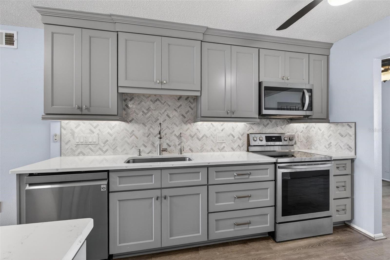 ON TOP OF THE WORLD - Residential