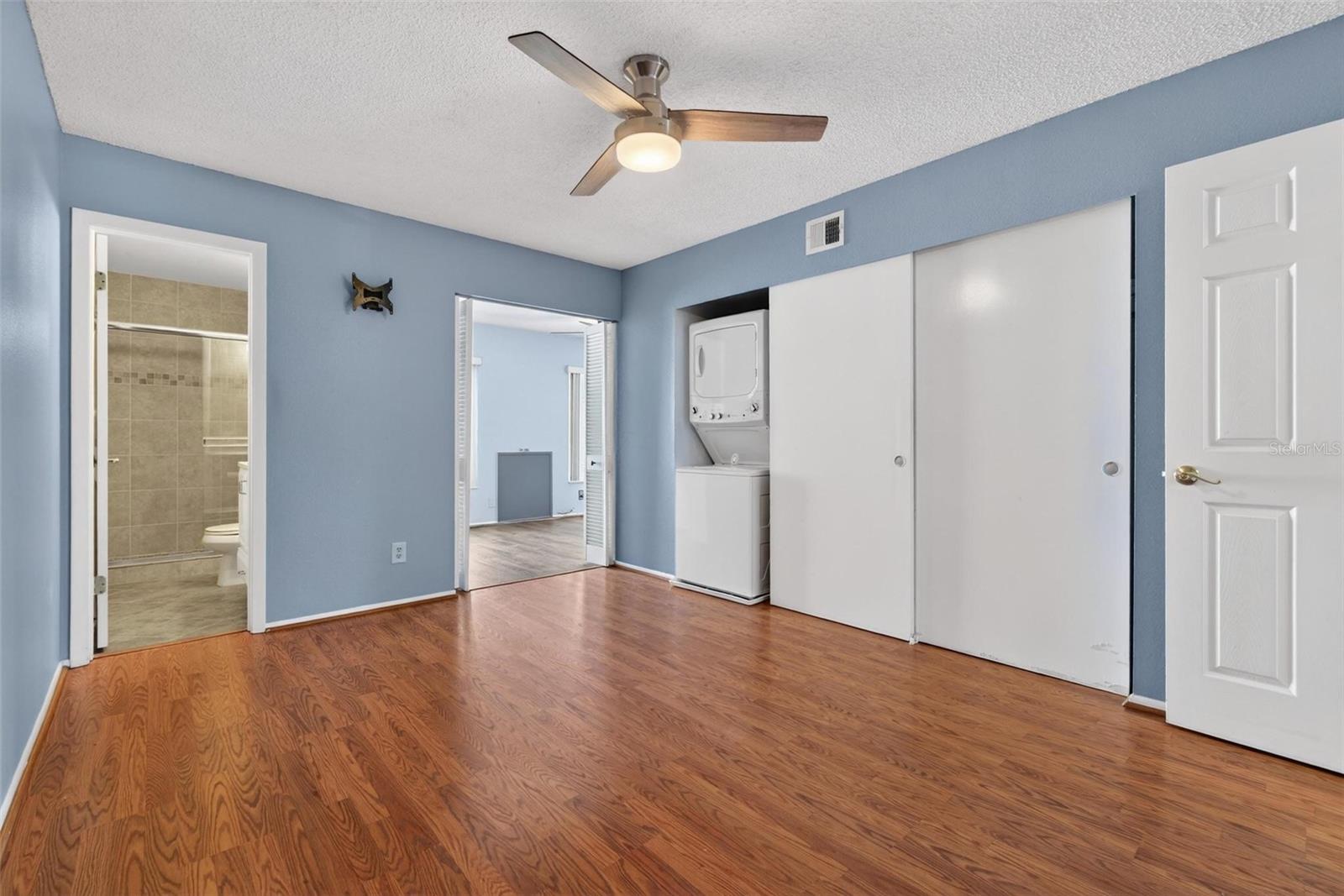 ON TOP OF THE WORLD - Residential