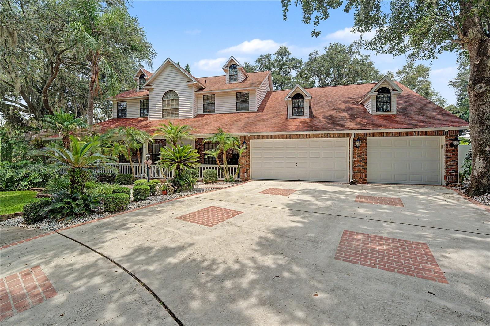 2004 OAKWOOD KNOLL COURT