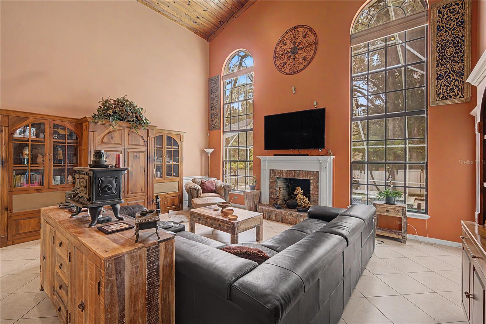 2004 OAKWOOD KNOLL COURT