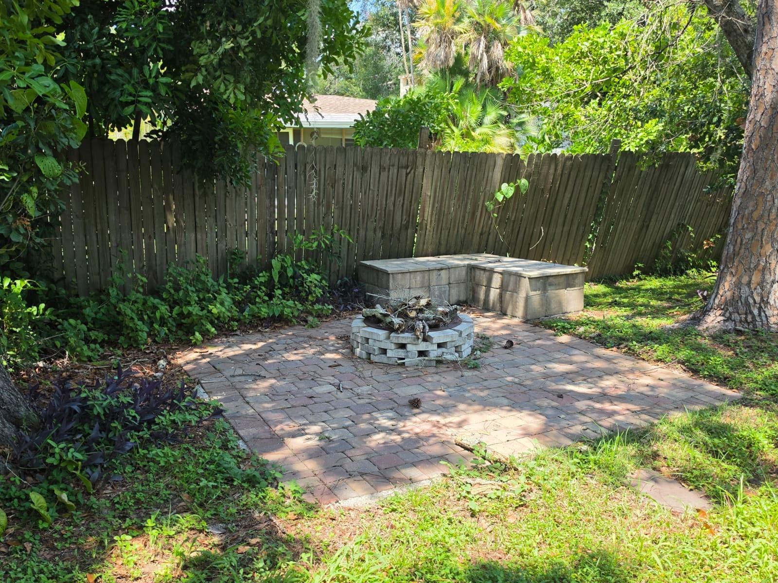 3977 VANA DRIVE