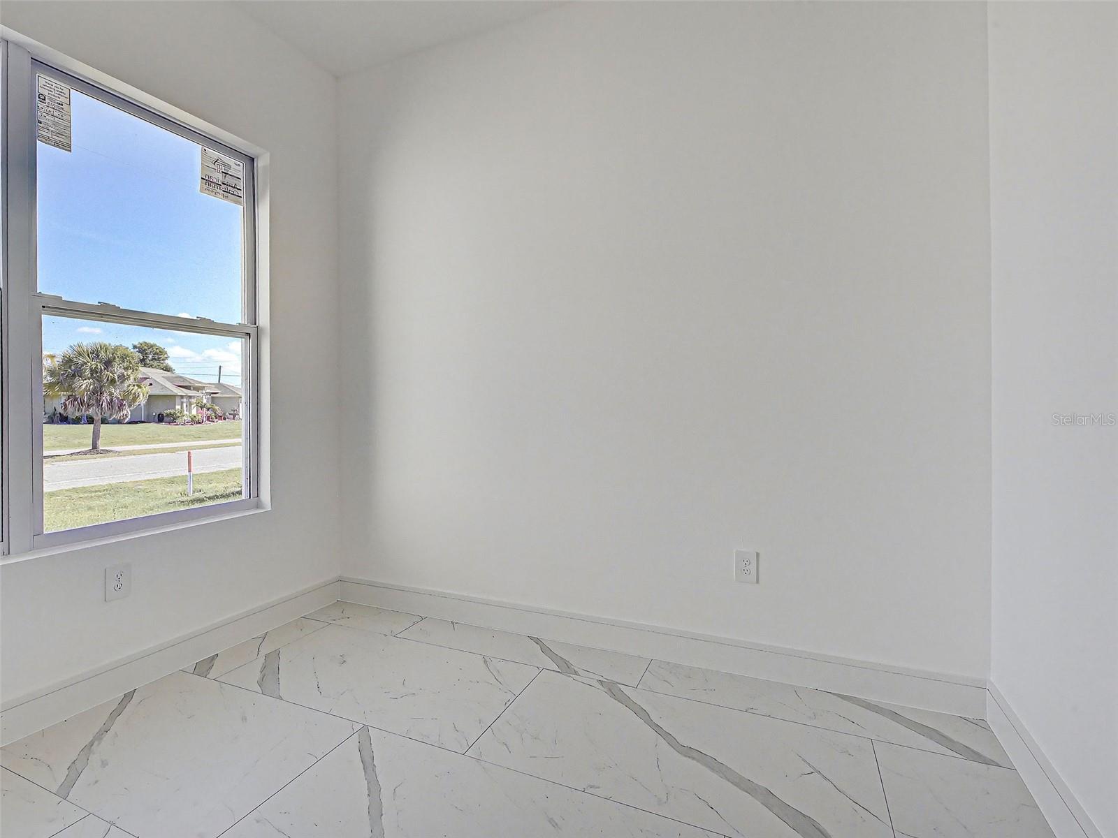 ROTONDA LAKES - Residential