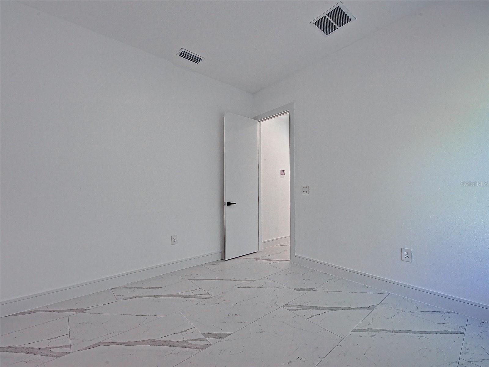 ROTONDA LAKES - Residential