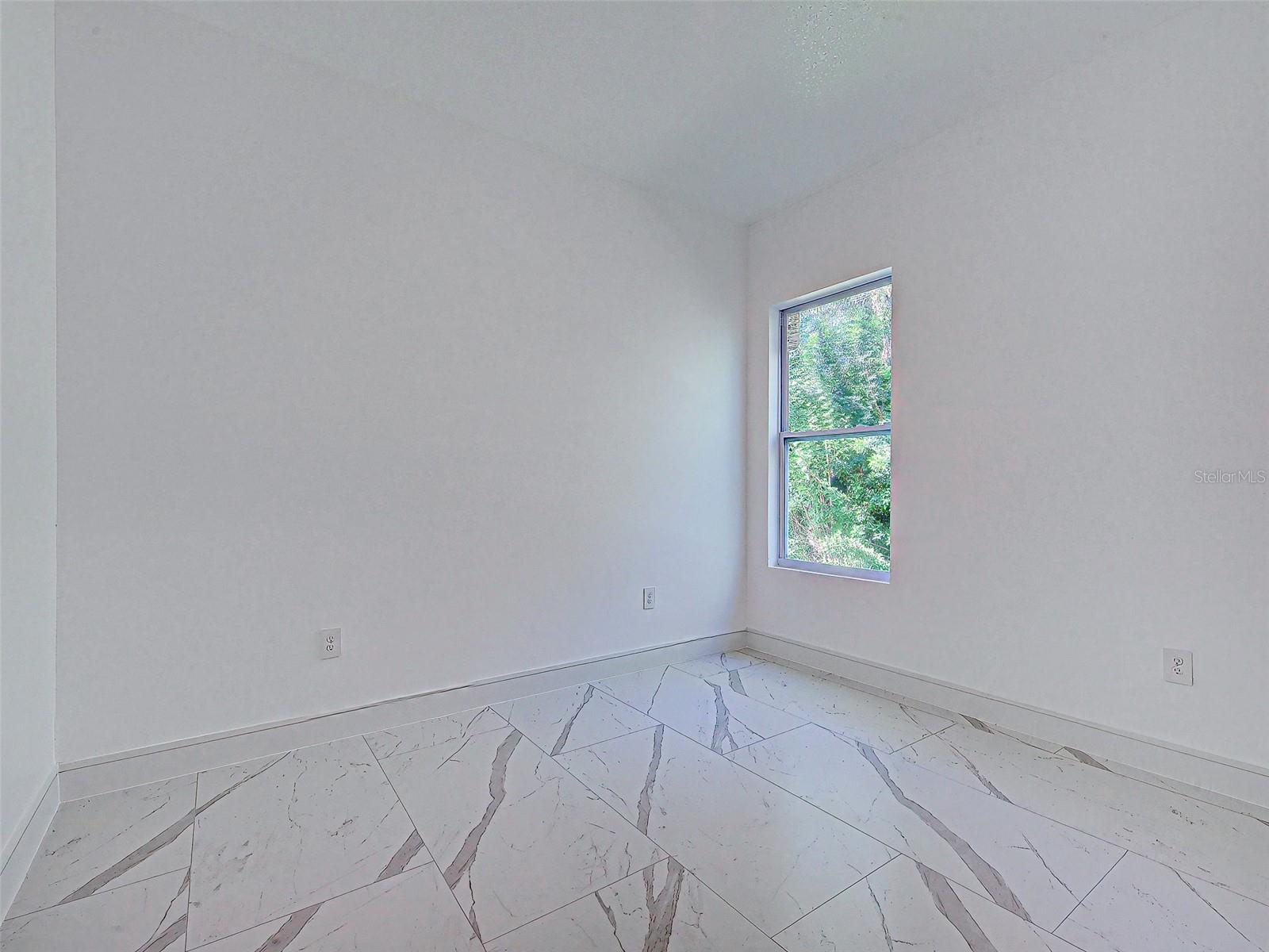 ROTONDA LAKES - Residential