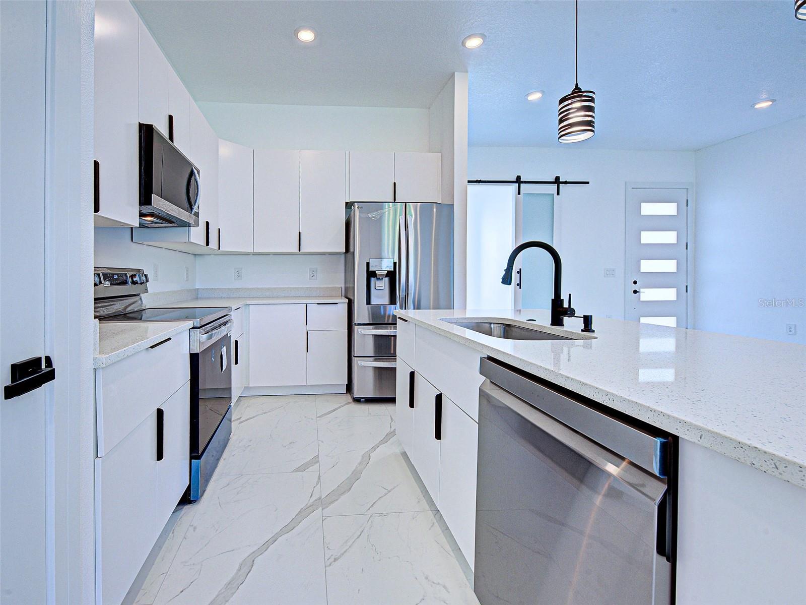 ROTONDA LAKES - Residential