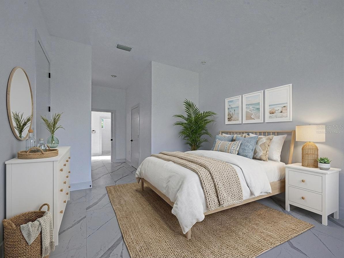 ROTONDA LAKES - Residential