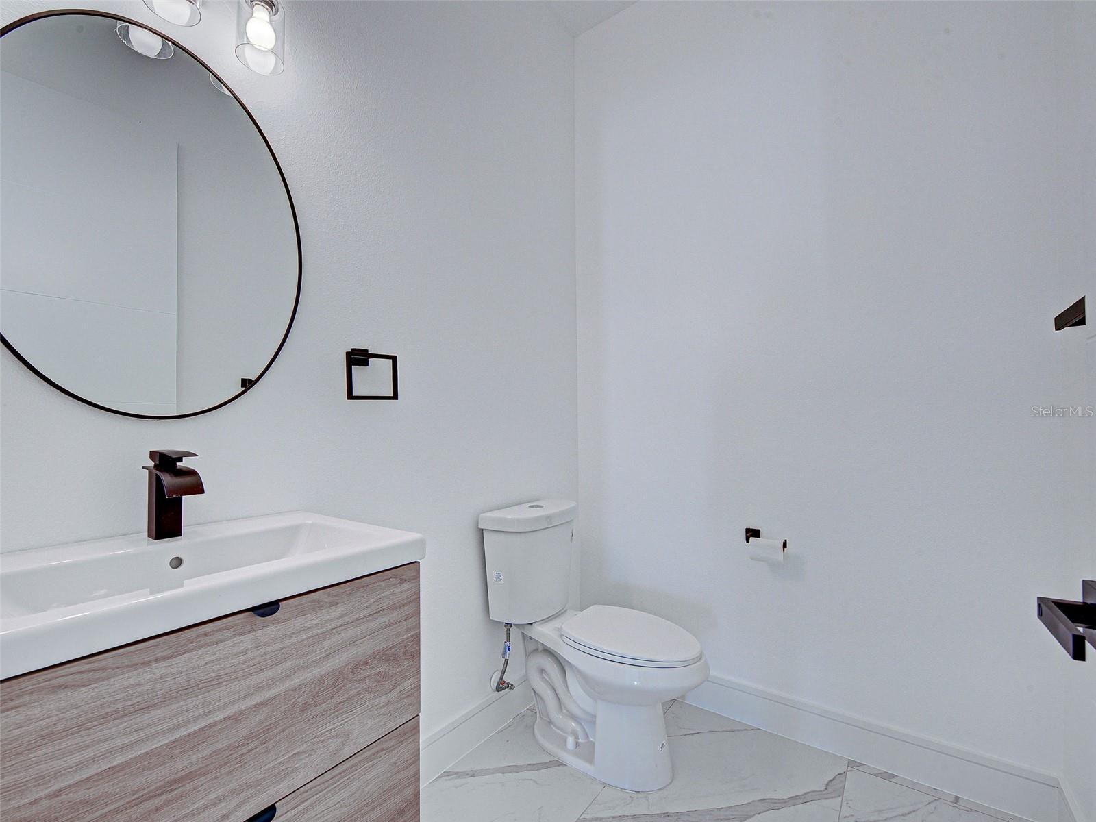 ROTONDA LAKES - Residential