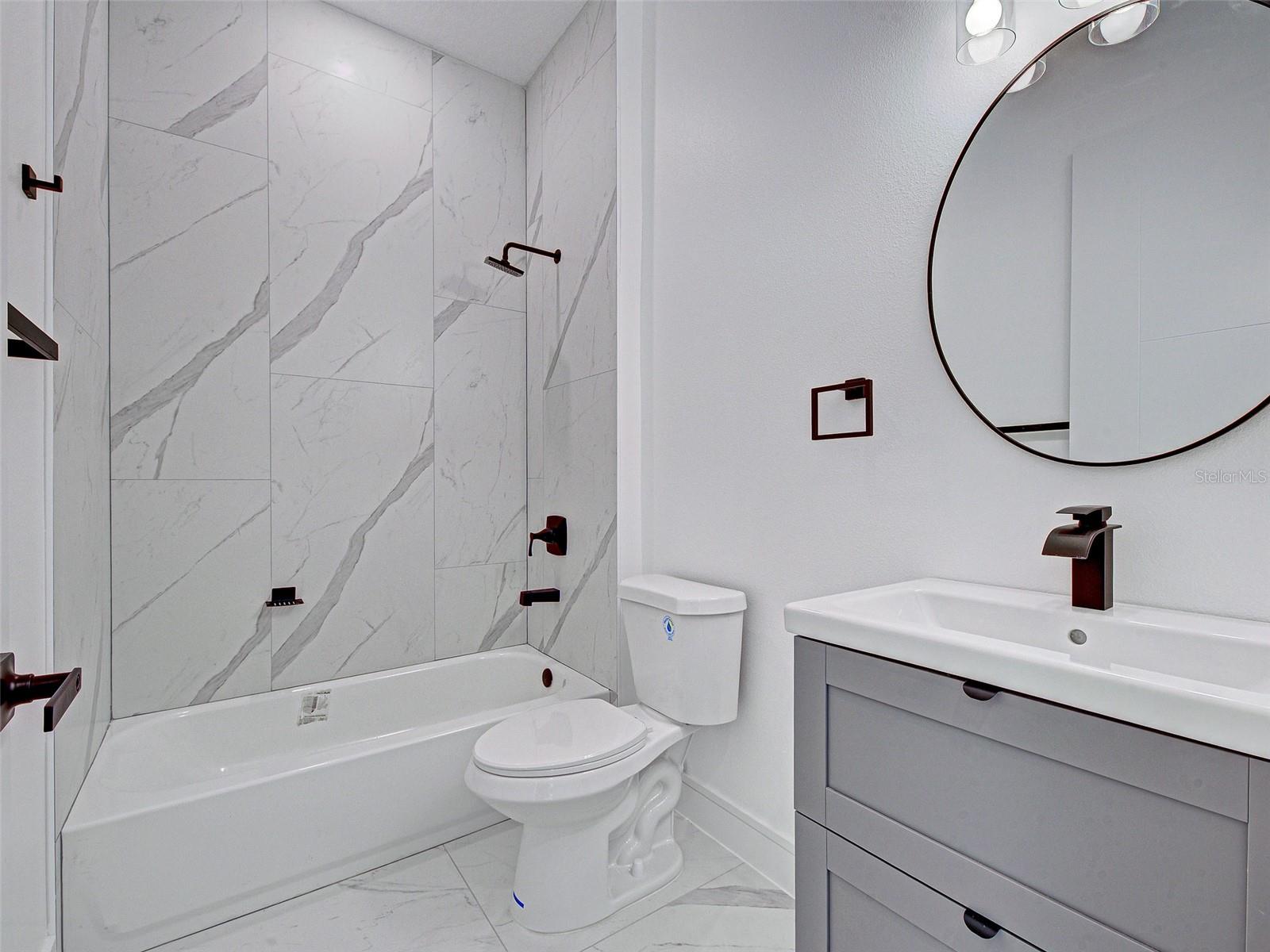 ROTONDA LAKES - Residential