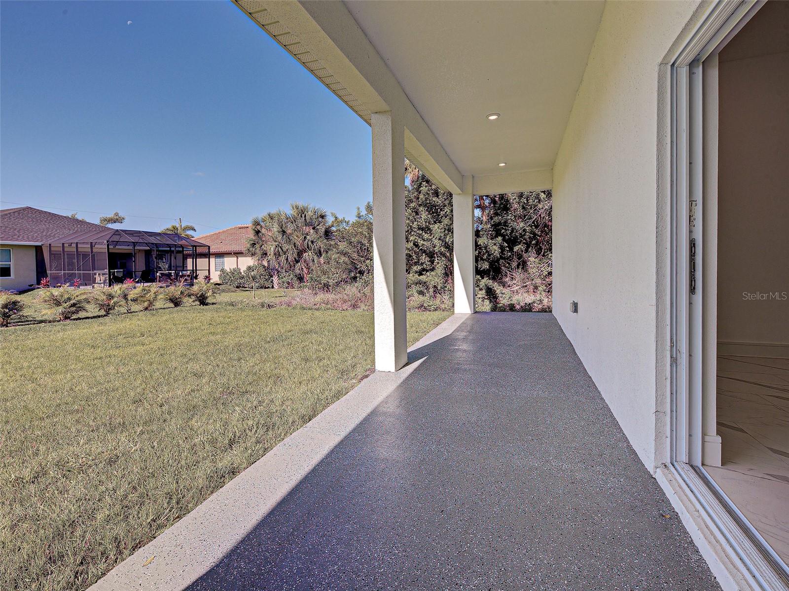 ROTONDA LAKES - Residential