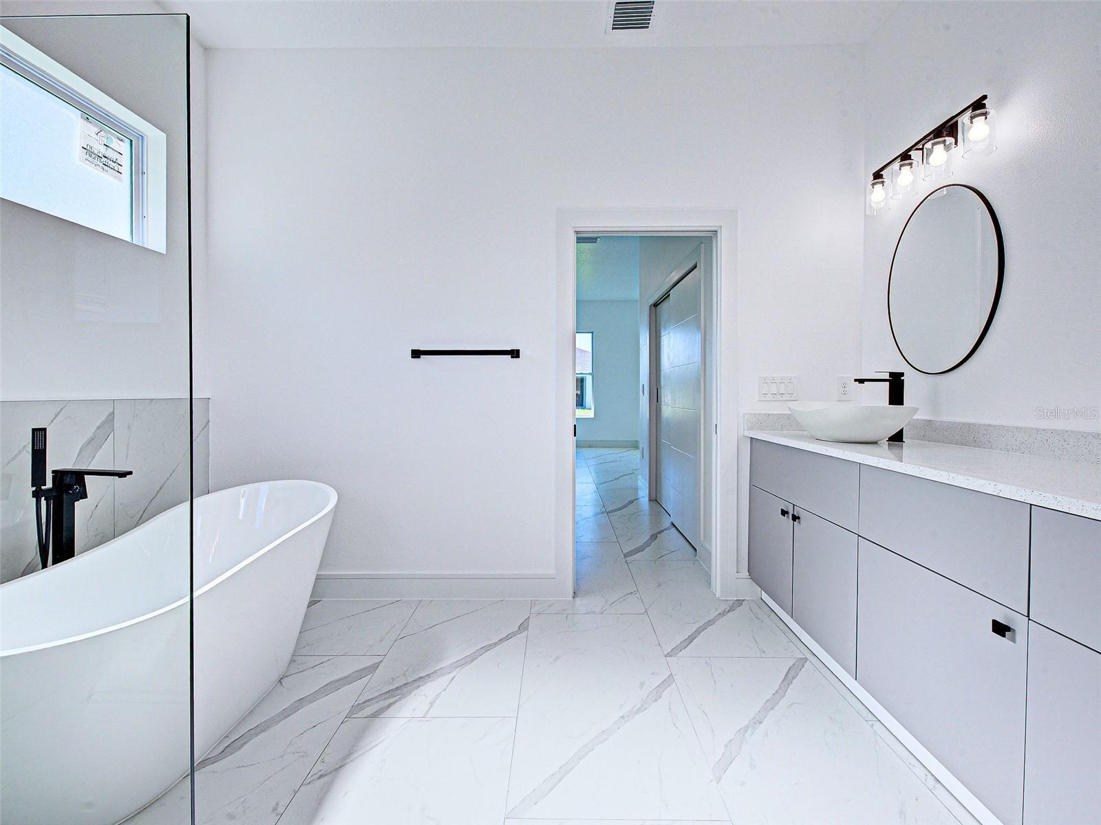 ROTONDA LAKES - Residential