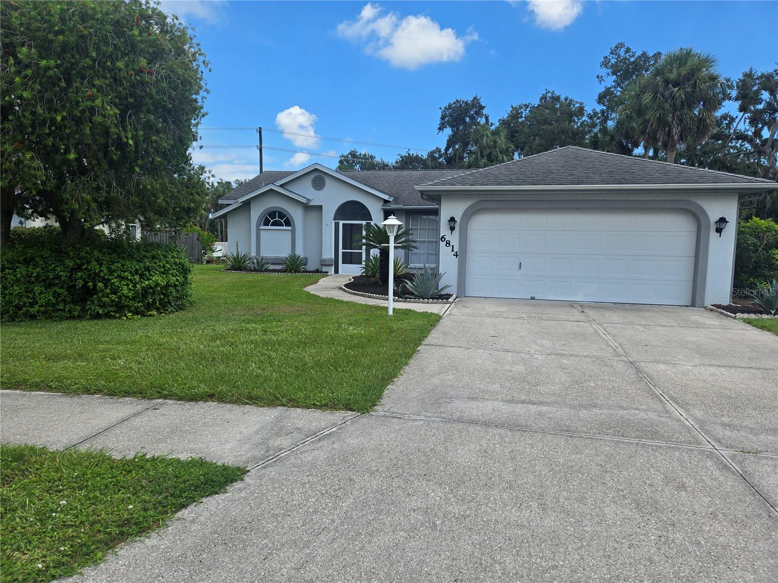 Welcome home to the sought-after neighborhood of Heather Glen! This home is at a great price and ready for YOU to make it your own! This bright and open 3-bedroom, 2-bath split floor plan home has one owner and is ready for its next chapter and your personal touches! Designed for comfortable living, this home features cathedral ceilings, a skylight that fills the space with natural light, and a spacious layout that feels cheerful and inviting. Lovingly maintained and very clean, it sits on an oversized lot with a brand-new vinyl fence—plenty of room for a pool, outdoor toys, or your dream backyard retreat. Major items include an AC from 2017 and a roof from 2008. Recent updates also feature a new master toilet, new Whirlpool washer/dryer, new garbage disposal, new hot water tank, and new vinyl fencing with concrete footers at each post...With no CDD fees and a low HOA, Heather Glen is ideally located near I-75 and I-275, offering quick commutes to St. Pete, Tampa, LWR, and the beautiful beaches of Sarasota and Manatee Counties. North River Ranch and its amenities is close by for your enjoyment as well as the revitalized historic Palmetto downtown area! Come by and see why this area has so much to offer!!!