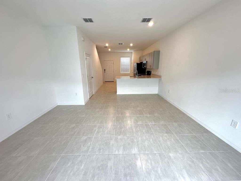 THE TOWNHOMES AT WESTVIEW - Residential Lease
