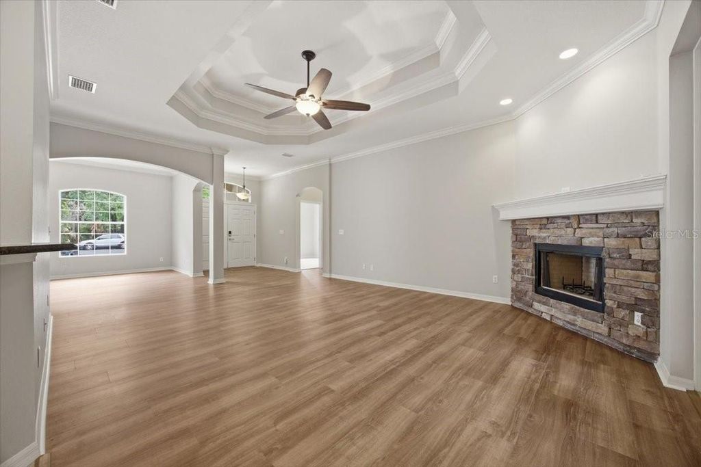 Photo of 713 Whitehall St, Plant City, FL 33563 (MLS # TB8495305)