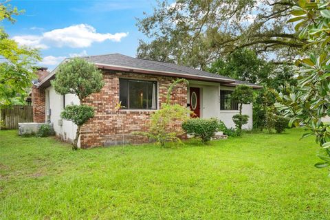 A home in LAKELAND