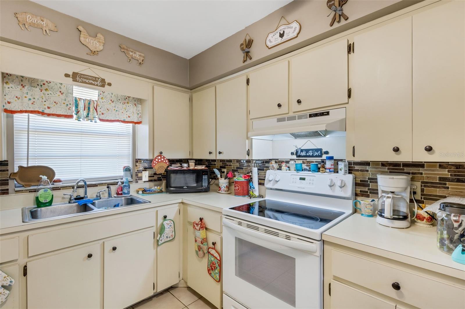 HIGHLAND GARDENS - Residential