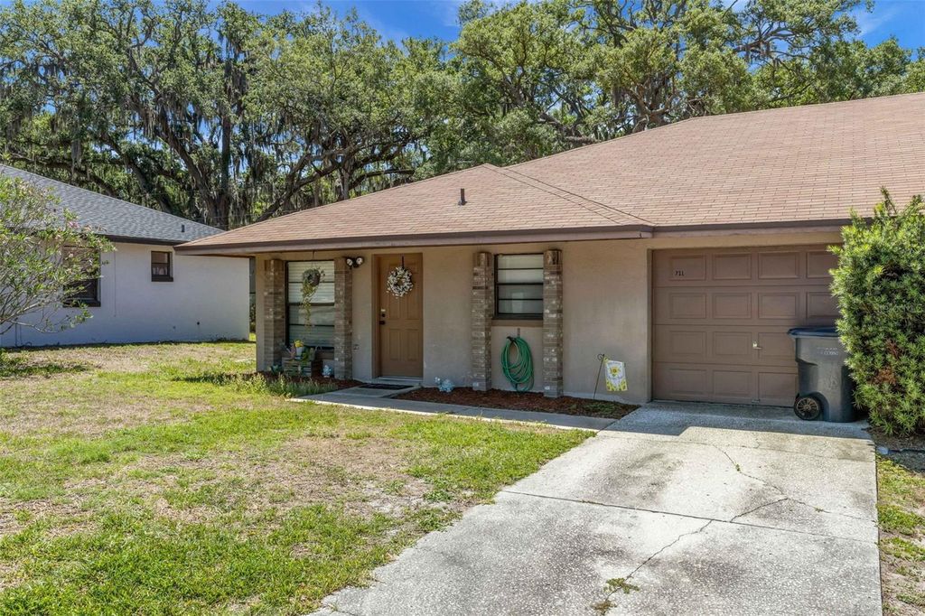 Photo of 711 Mikasuki Drive, Lakeland, FL 33813 (MLS # L4961097)