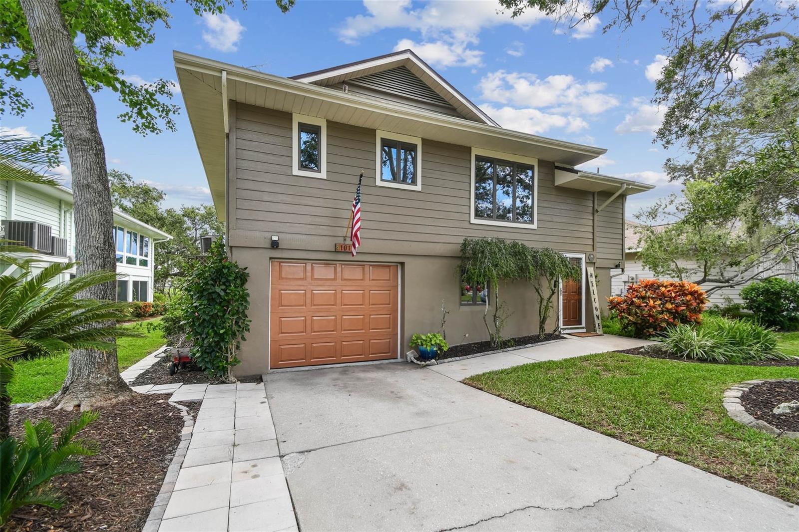 1011 S POINTE ALEXIS DRIVE