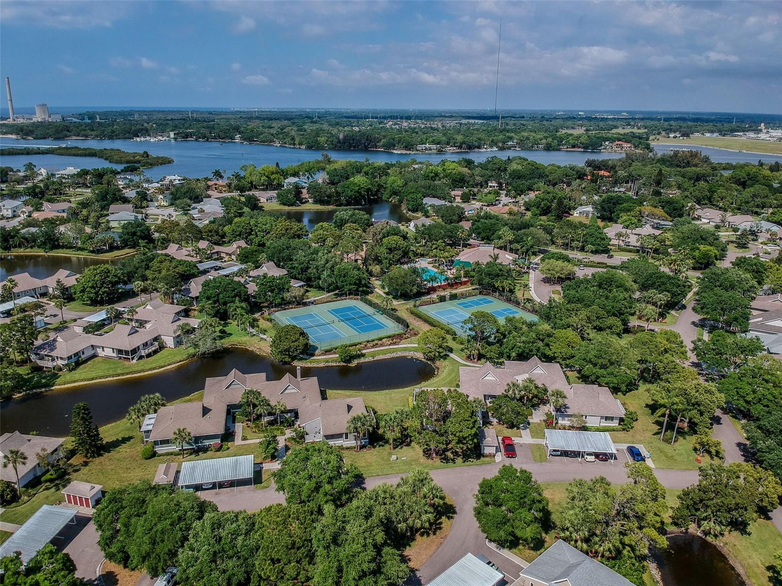 POINTE ALEXIS SOUTH - Residential
