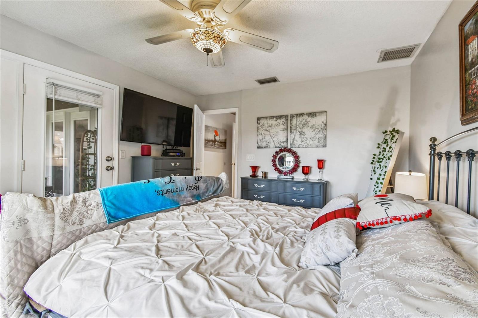 POINTE ALEXIS SOUTH - Residential
