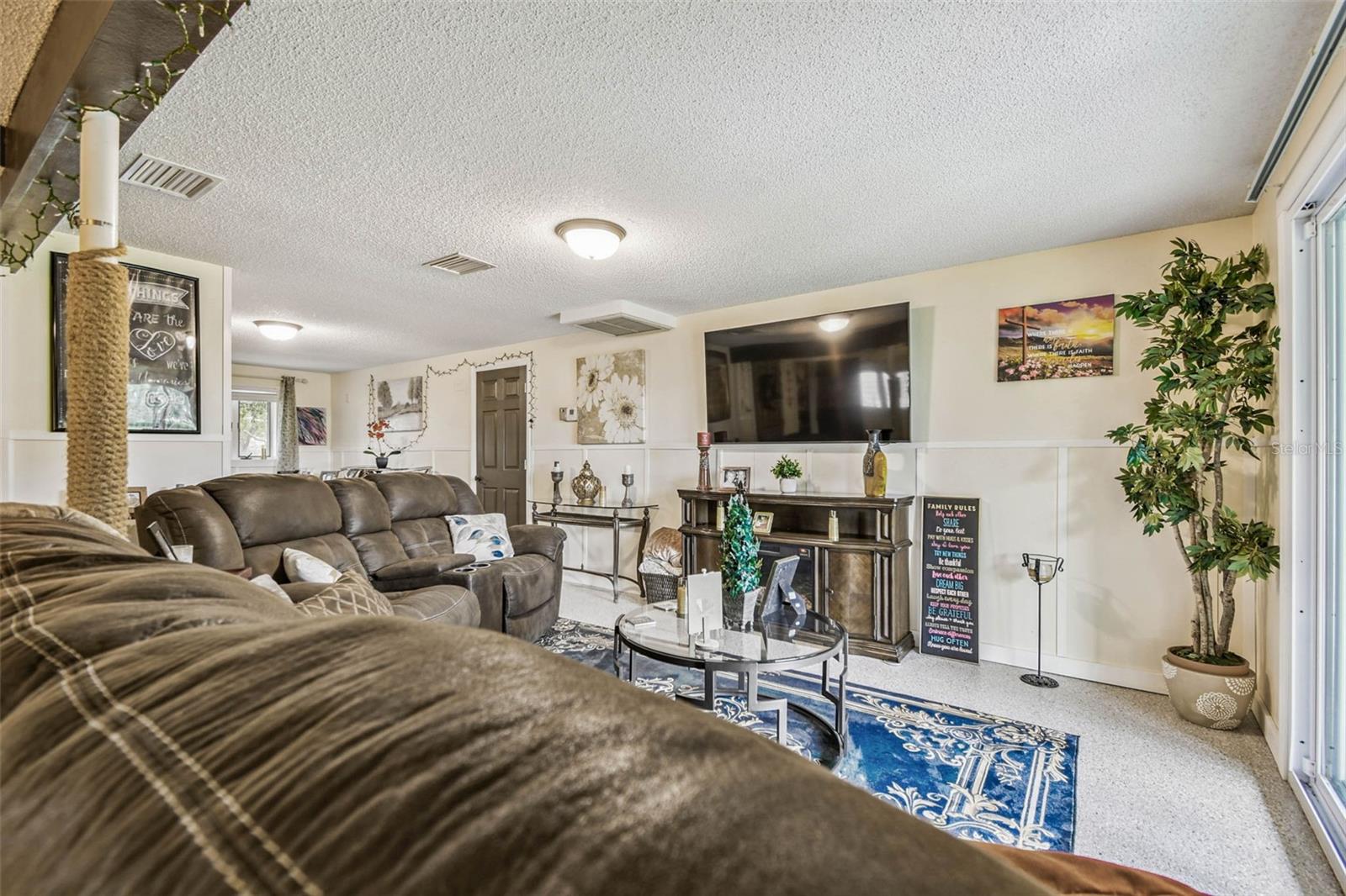 POINTE ALEXIS SOUTH - Residential