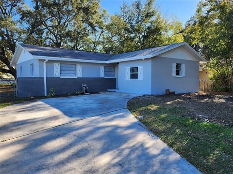 Photo of 102 Inwood Circle, Brandon, FL 33510 (MLS # TB8409326)
