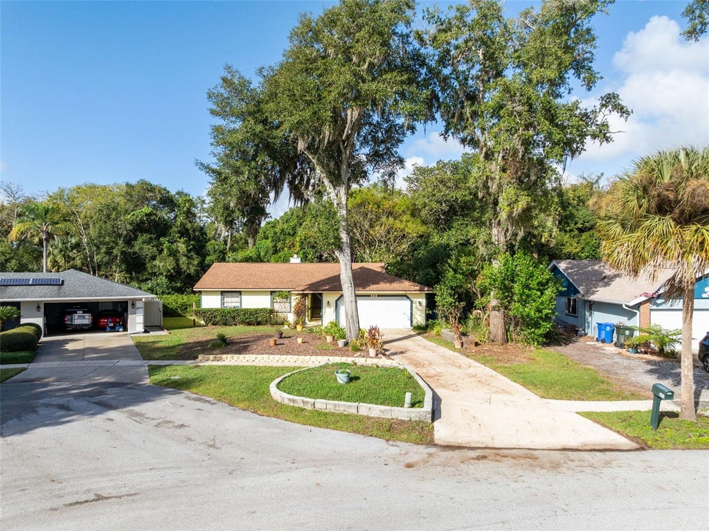 Photo of 283 W Celery Circle, Oviedo, FL 32765 (MLS # O6450990)