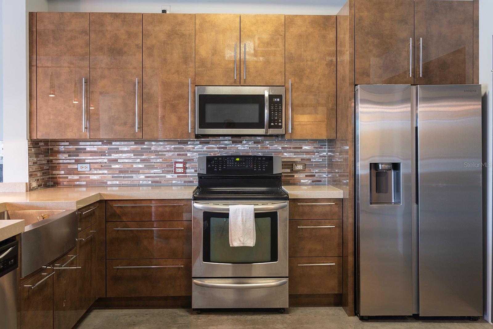 10 N SUMMERLIN AVENUE 28