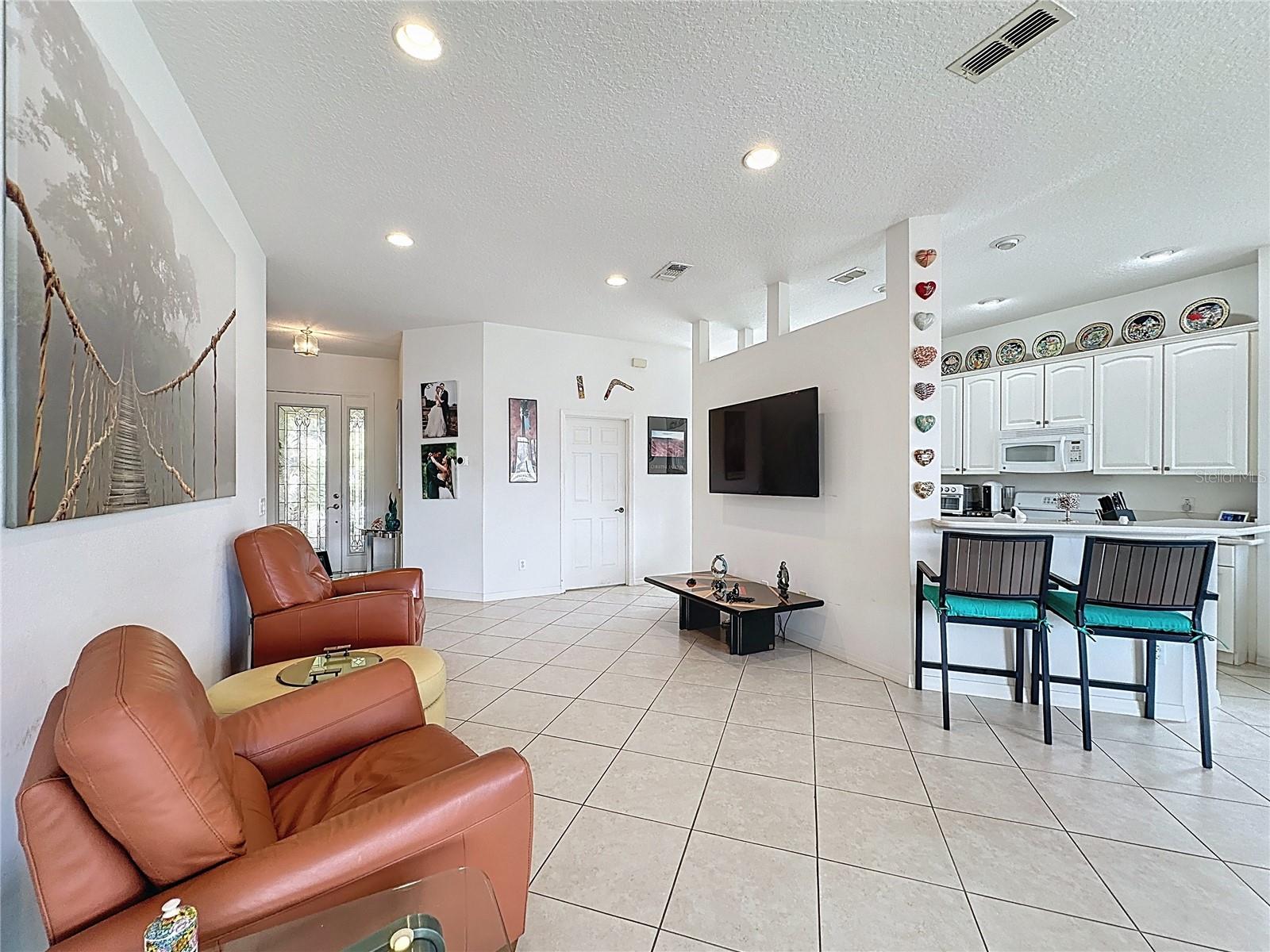 CASCADES OF GROVELAND (TRILOGY) - Residential