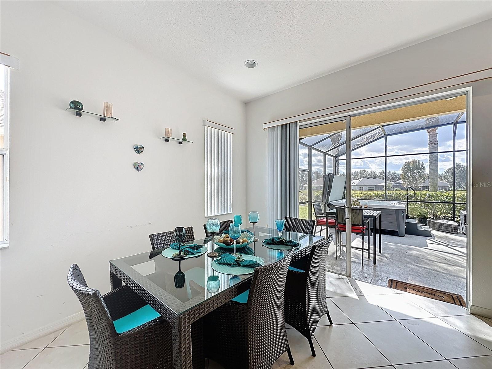 CASCADES OF GROVELAND (TRILOGY) - Residential