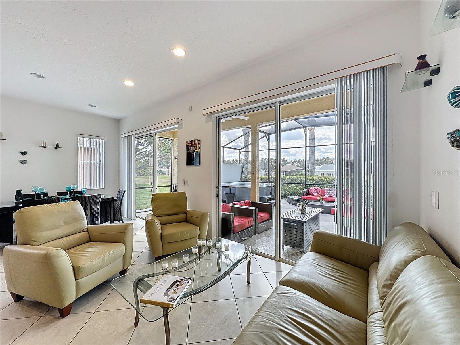 CASCADES OF GROVELAND (TRILOGY) - Residential